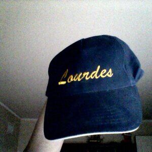 Laurdes  hat